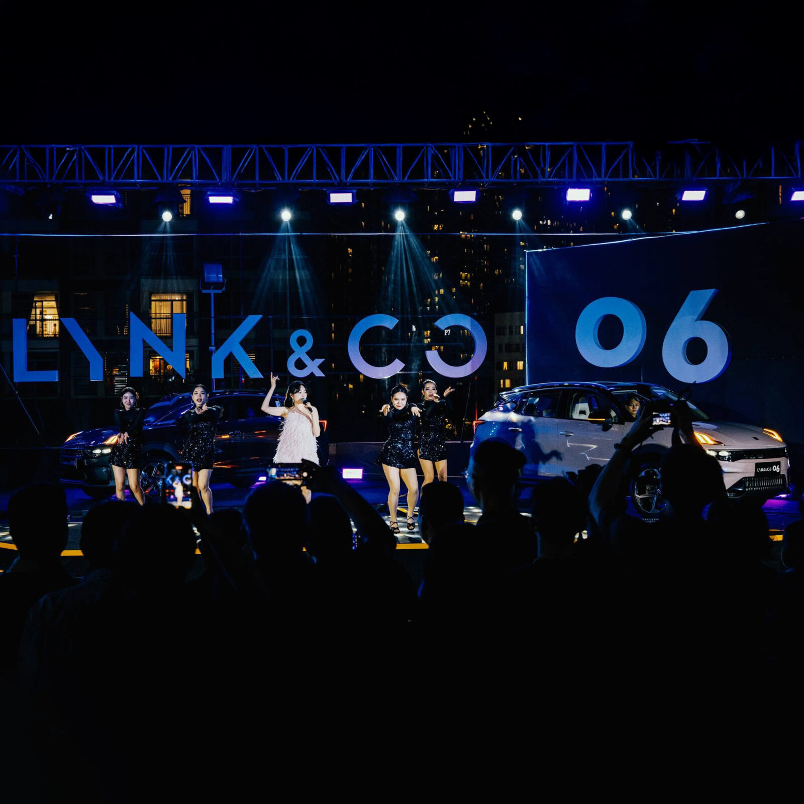 514248680 660204130400315 7177191000603575254 n LYNK & CO 06 CORE PLUS ra mắt với mức giá cạnh tranh