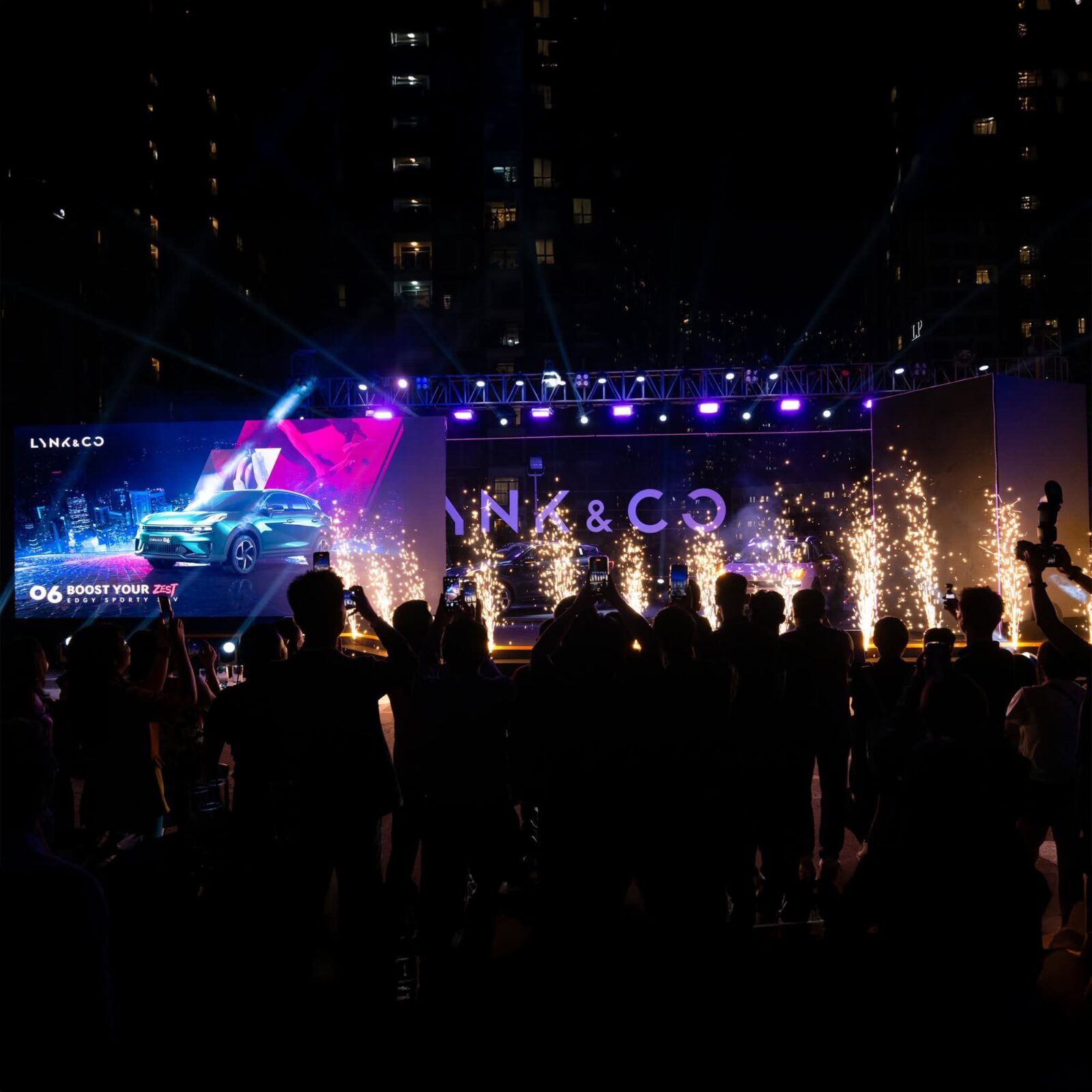 514279722 660204143733647 8930410551438549424 n LYNK & CO 06 CORE PLUS ra mắt với mức giá cạnh tranh